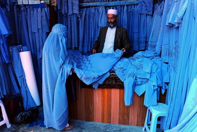 لباس فروشی افغانستان سرخ 2017
