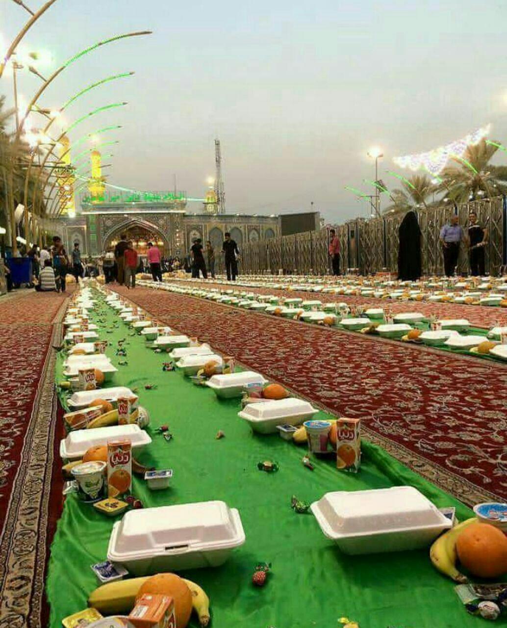 تصویری زیبا از سفره افطار در بین الحرمین... **abdolla**