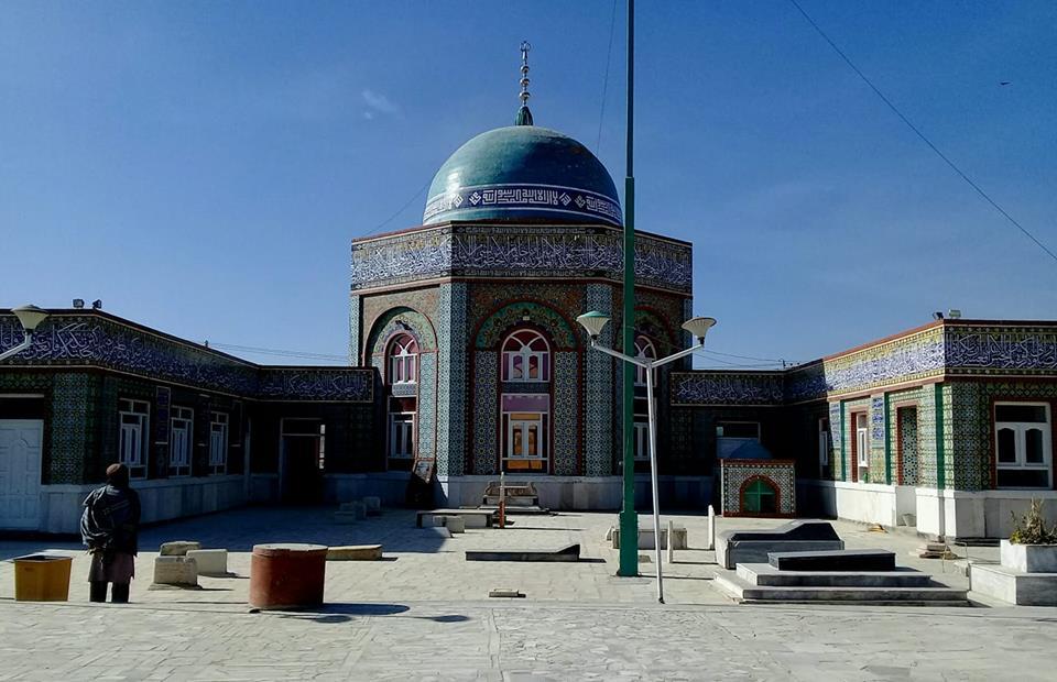 آرامگاه حضرت سنایی- شهر غزنین. سرخ 2017