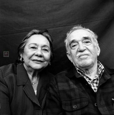 گابریل گارسیا مارکز :  دوستت دارم، نه بخاطر شخصیت تو، بلکه بخاطر شخصیتی که من هنگام با تو بودن پیدا می کنم.  مارکز و همسرش رها5495