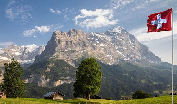کوه ایگر کشور سوئیس با ارتفاع ۳۹۷۰ متر الناز33